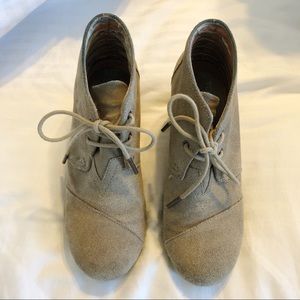 TOMS | desert wedge booties